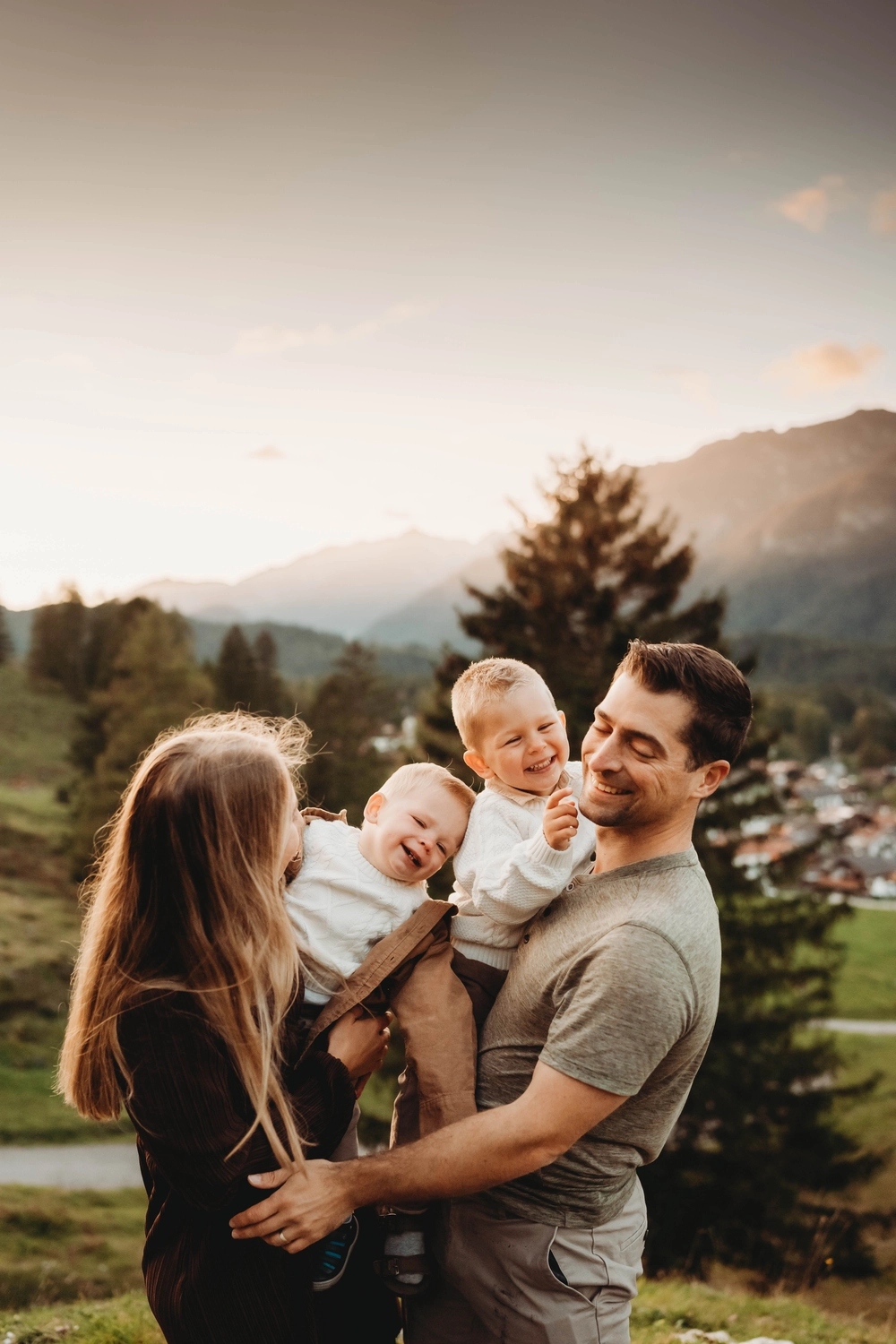 Antonia Orologio, Familienfotografie, Vater und Neugeborenes
